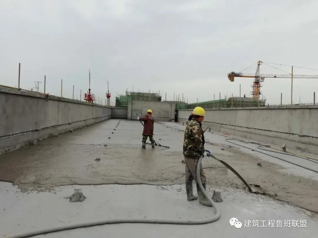 屋面保温的三种做法:现浇、铺贴、喷涂(图2) 屋面保温的三种做法:现浇、铺贴、喷涂(图2)